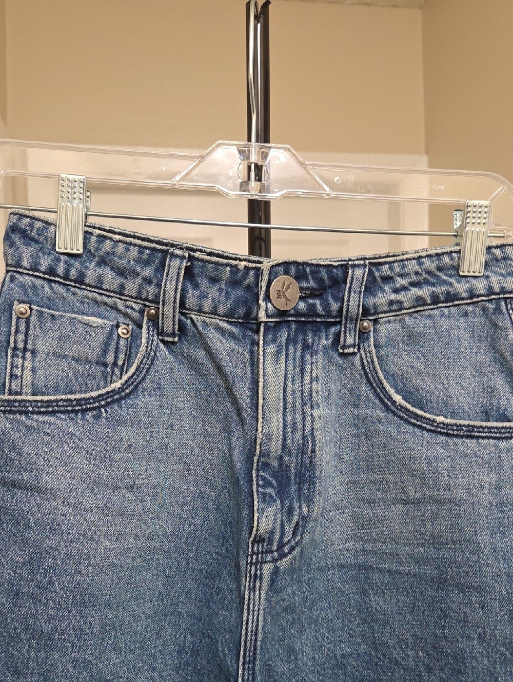 Oneteaspoon High-Rise Distressed Denim Shorts in Faded Blue - Picture 3 of 8
